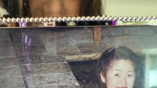 고현정, 방부제 미모…“부모님댁 진짜 옛날 사진” [AI 포토컷]