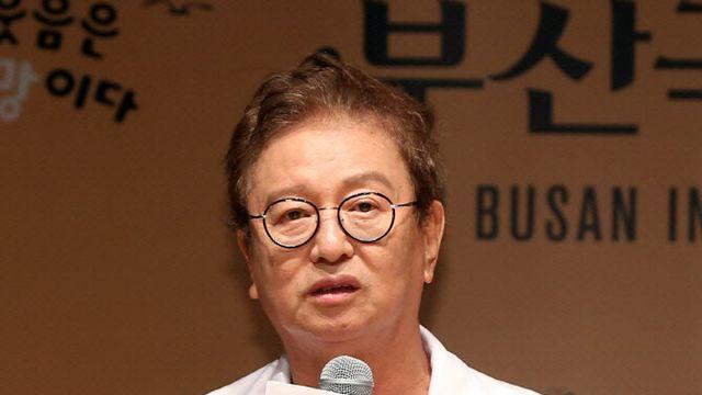 '개그계 대부' 코미디언 전유성 별세…향년 76세