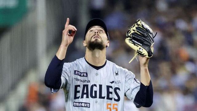 한화 폰세 이어 와이스도 200탈삼진…KBO 최초 200K 듀오