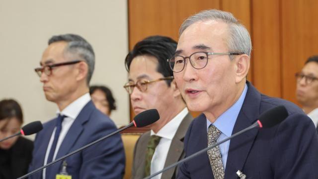 SKT 위약금 면제 전례에 KT, 기기변경·보상 압박 직면