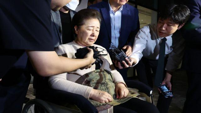 한학자 총재, 구속 하루 만에 특검 소환…정치자금법 위반 조사