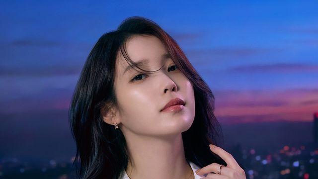 아이유, 재벌 되더니 도회적 분위기 정점 ‘우아해’ [화보]