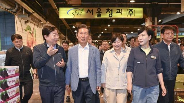 정청래, 가락시장 찾아 
