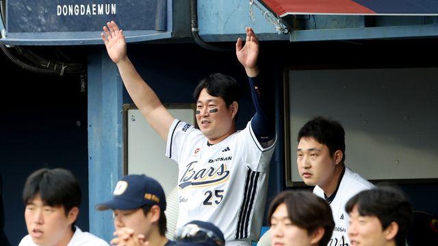 '무릎 부상' 양의지, 1군 엔트리 복귀...김재환·정수빈도 합류 [IS 잠실]