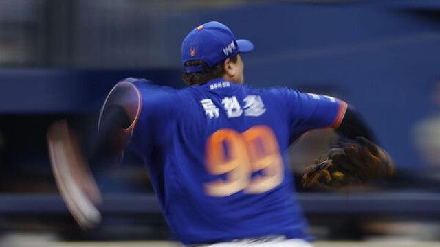 한화 류현진, KBO리그 역대 최소 경기·최고령 1500K까지 단 10걸음