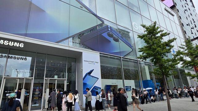 [현장] 원신 X 갤럭시 스토어, 락스타 '라이오슬리'로 화려한 무대 시작