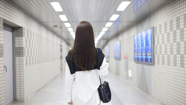 '보고도 믿을 수 없는..' 태국에서 미인대회 우승한 여성, 단 하루 만에 왕관 박탈된 충격 '과거 영상' 정체