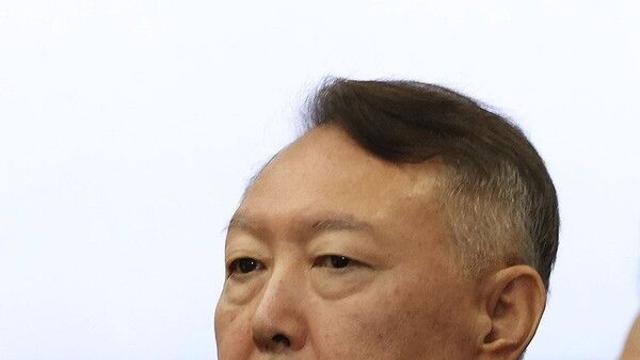 [속보] 尹, 85일 만에 재판 출석…흰머리에 살 빠진 듯