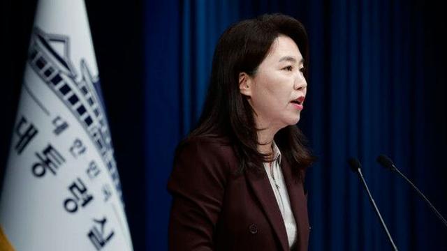 대통령실, 김현지 국감 출석 여부에 
