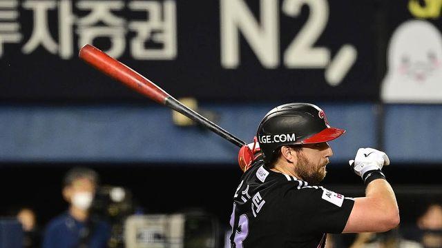 '류현진 10승 무산→매직넘버1 간다?' 오스틴, 0-0 균형 깨는 솔로포 폭발…2년 연속 30홈런 고지 [대전 라이브]