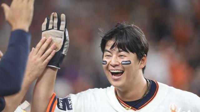 노시환 영화배우급 연기? 팀 살렸다→'1위 싸움' 안 끝났다…한화, LG 3연전 첫 경기 4-1 뒤집기쇼+2.5G 차 추격 [대전:스코어]