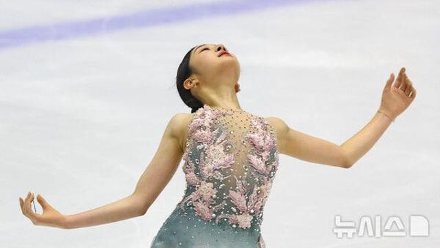 '피겨 샛별' 신지아, 네벨혼 트로피 쇼트 1위…개인 최고점도 경신