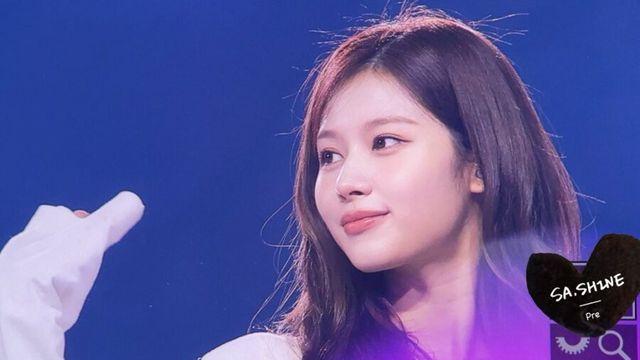 오늘자 트와이스 사나의 미소