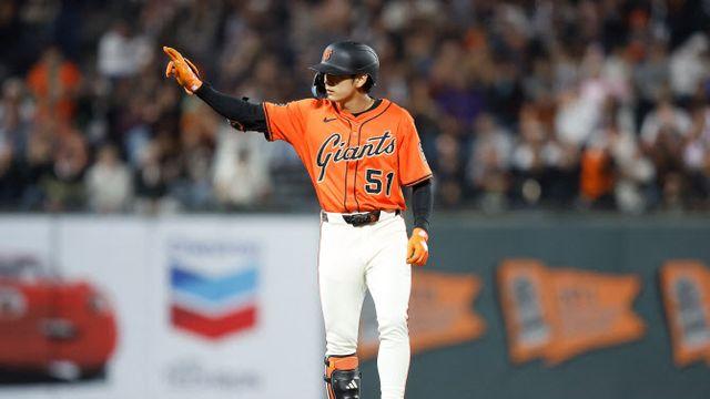 이정후, MLB 시즌 12번째 3루타…이치로와 어깨 나란히