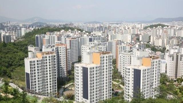 비규제지역 과천·성동 아파트값 급등…9개월간 두 자릿수 상승