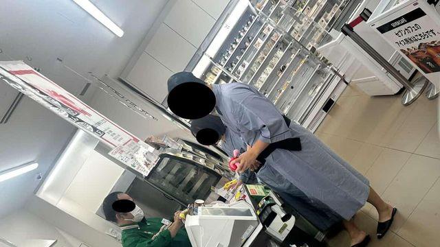 호텔 가운 걸치고 오사카 편의점 와서 박제된 한국인 커플