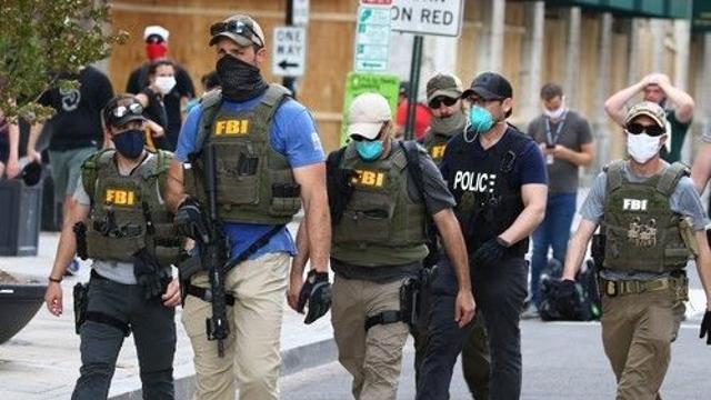 美FBI, 인종차별 항의시위 때 무릎꿇은 요원들 대거 해고