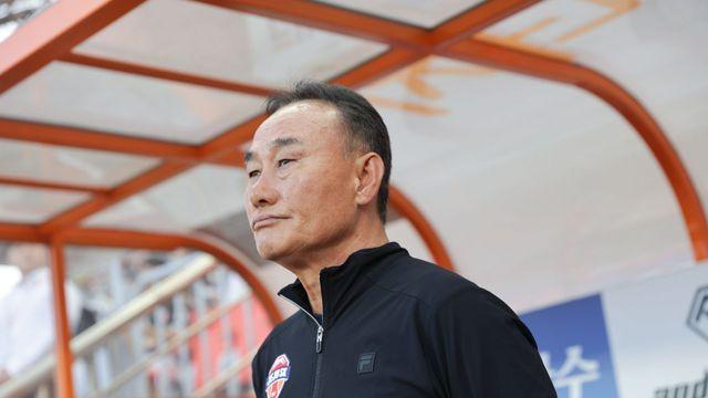김학범 감독 결국 자진사퇴…제주, 김정수 코치 대행체제 전환