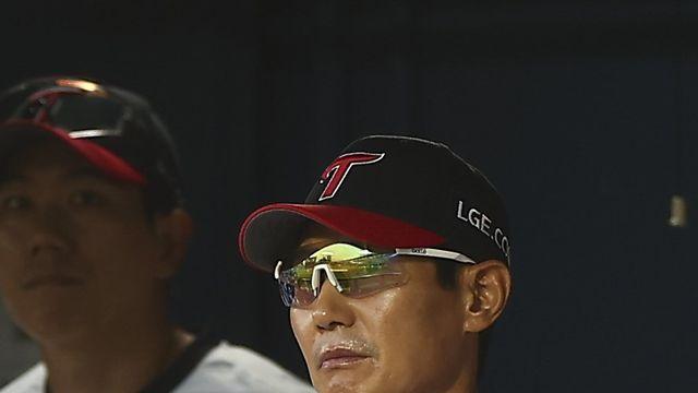 수비 집중력 느슨해진 LG 향한 염경엽 감독의 메시지 “최선 다할 것 아니면 경기 나가지 말라”