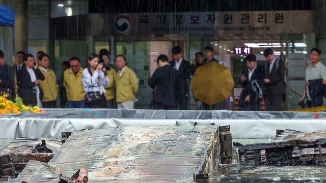 이 대통령 '이중운영체계 등 보완책 마련해야'…시스템 이중화 뭐길래?