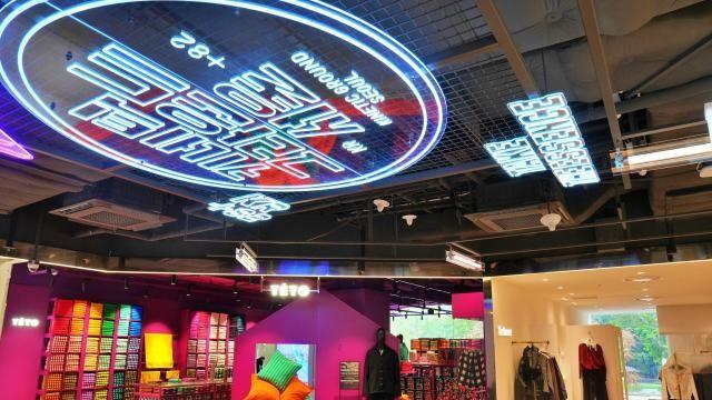 韩国百货店服装销售回暖 消费心理改善助力第三季度业绩