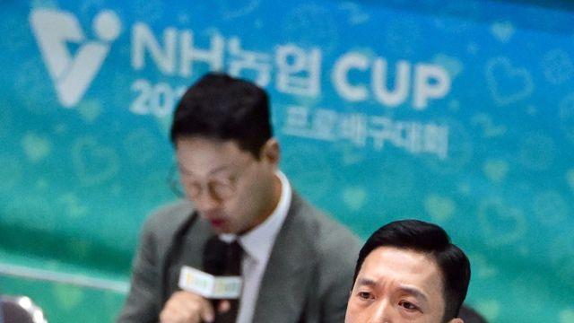 [V리그 개막특집] 조용한 반란 꿈꾸는 삼성화재 김상우 감독, “창단 30주년, 우리가 우승 희망을 품지 못할 이유가 있나요?…도전과 땀의 가치를 믿어”