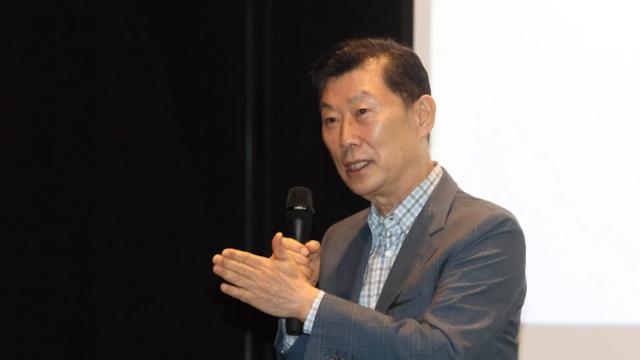NS푸드페스타 찾은 김홍국 하림 회장 