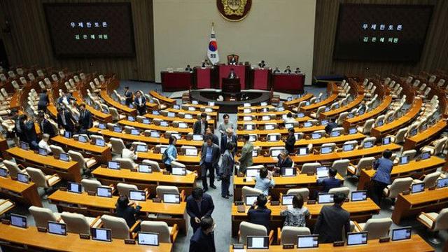 '특위 끝난 후에도 위증은 고발' 증언감정법 상정…野 필리버스터 대응