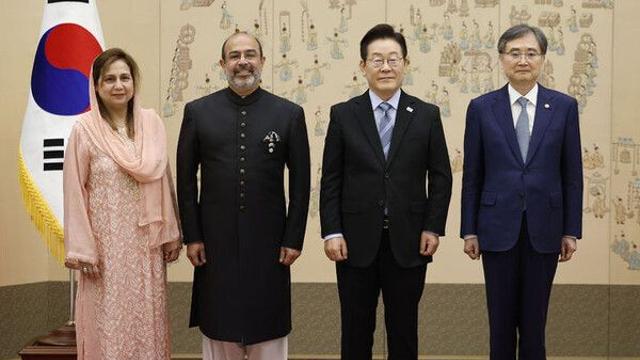 李대통령, 취임 후 두 번째 주한대사 신임장 제정식