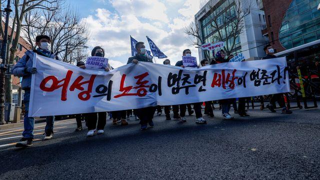 [여성땀구생활⑨] 땀방울로 버텨온 노동자들...존중의 길을 열 때