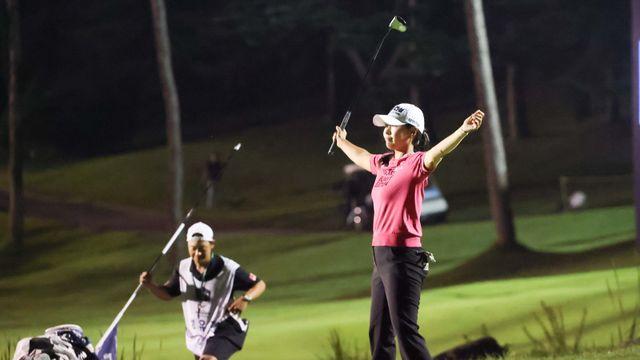 일몰 뒤 계속된 4차 연장 혈투...KLPGA 하이트진로 챔피언십 최종 승자는 성유진