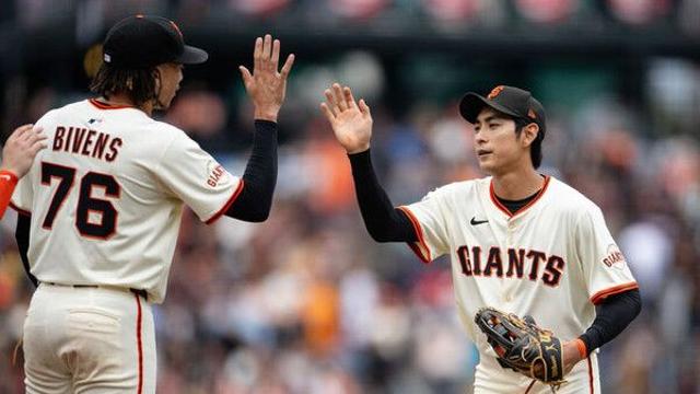 이정후, 시즌 최종전 3안타 2타점…타율 0.266 8홈런 55타점 마무리
