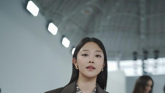 '솔로지옥3' 최혜선, 파워슈트로 밀라노 접수…'압도적 존재감'