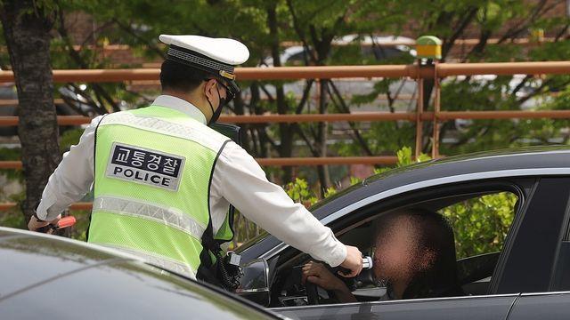 음주운전하다 차 버리고 도망간 165만 유튜버, 충격적인 전력 드러났다