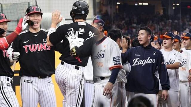 한화, LG ‘원정 우승’ 꿈 깨트렸다…정우주 깜짝 호투 속 ‘선발 논란·혹사’ 비판도(+선발 교체 논란, LG 경기, 대전)