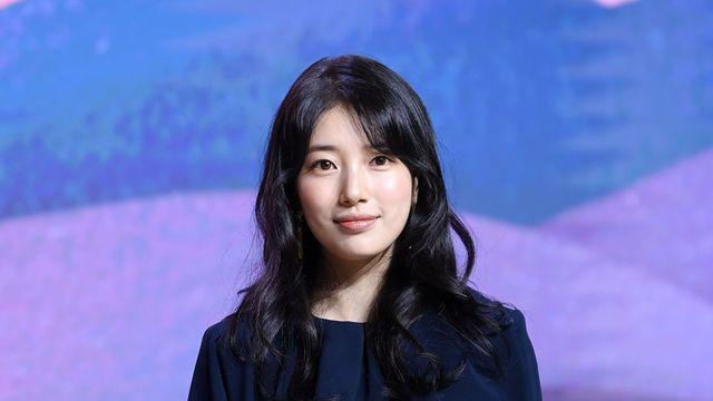 눈알 점 제거한 수지, 명품 원피스 입었다 