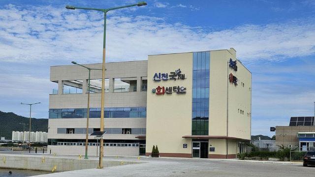 '바다를 담은 신전국제회센터'...부산 강서구 시범 운영 개시