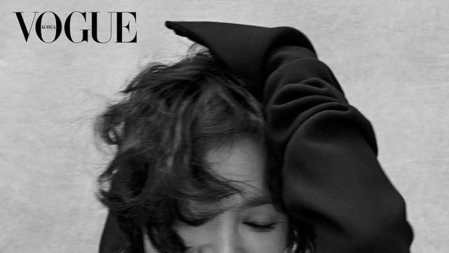 송혜교, 단아함 대신 치명美…반전 아우라 [AI포토컷]