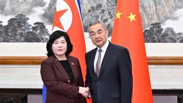 최선희·왕이, 국제·지역 문제 논의…