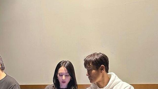 이병헌, 손예진과 다정 투샷 