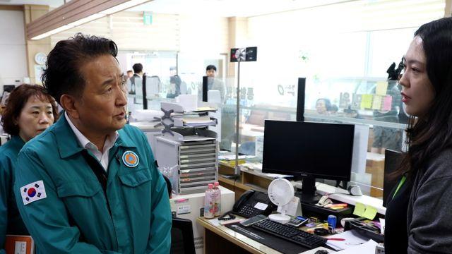 김영환 충북도 지사, 대주민 일선 정보‧민원 서비스 제공 현장 점검