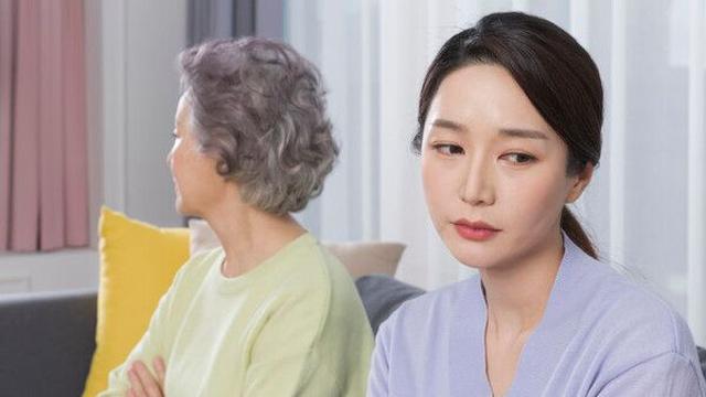 15년간 연락 없던 어머니, 딸에 '피부양자 등록' 요구
