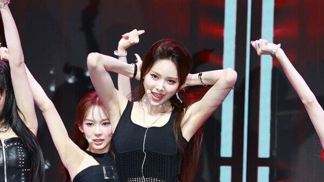 [NC포토] 이즈나 방지민, 머리카락 아티스트