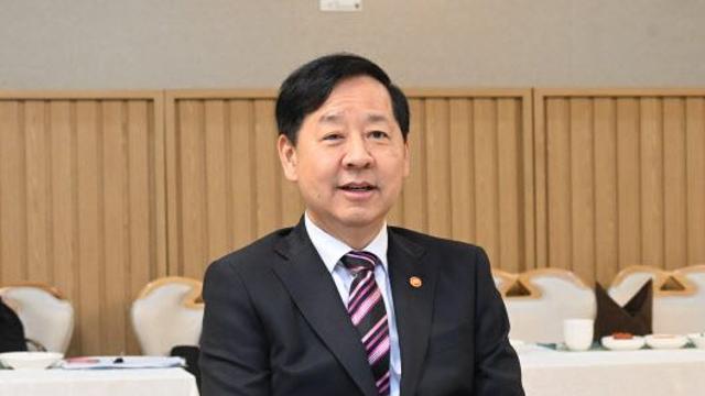 구윤철, 유관기관 소집…