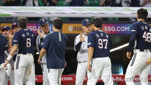 두산, LG와 최종전에 선발 어빈 이어 로그까지 기용 계획
