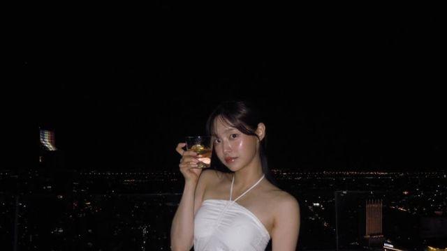 츄, 청순 외모에 반전 S라인... 직각어깨까지 눈길 [AI 포토컷]