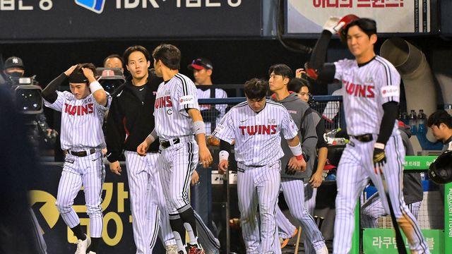 '이러다 진짜 1위 결정전?' LG, 자력우승 '또' 불발…'7연승 질주+5위 입성' NC와 혈투 불가피 [잠실 현장]