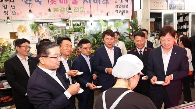하나은행, 금융감독원과 함께 '2025 추석 나눔 행사' 동참