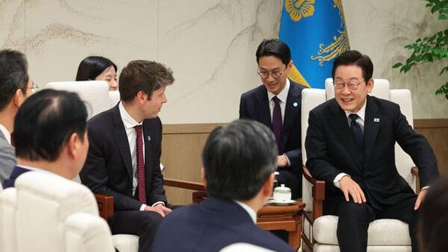 李, AI산업 대규모 투자 염두 