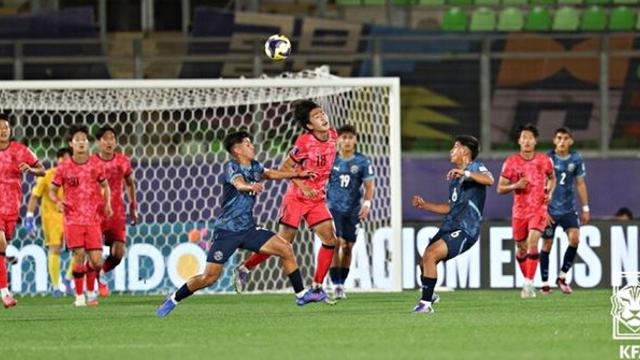 한국 축구 최하위로…파라과이전, 상대 퇴장에도 '안타까운 소식' 전해졌다